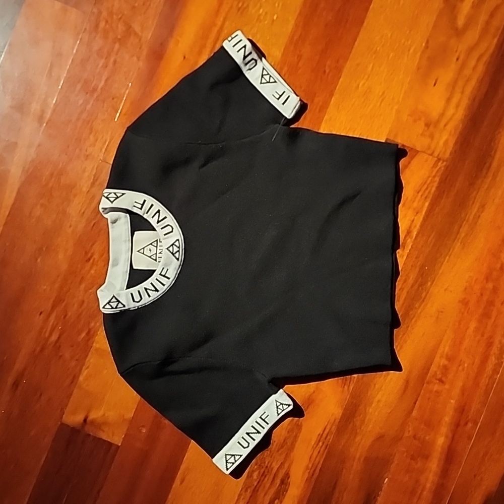 unif cropped tee shirt
